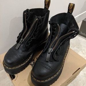 Brand-new Dr Martens Sinclair Black -Size Ladies 6